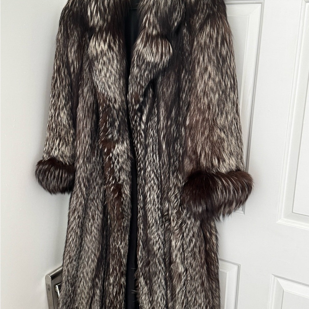 Excellent Designer  I Magnin Full Length  Silver Fox Fur Coat Jacket S-M 4-10
